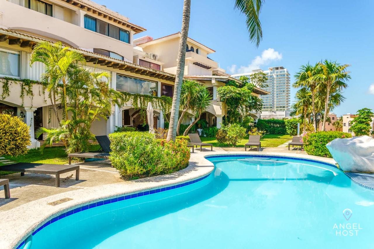 Oceanside Beach house Pool & Short walk to Beach