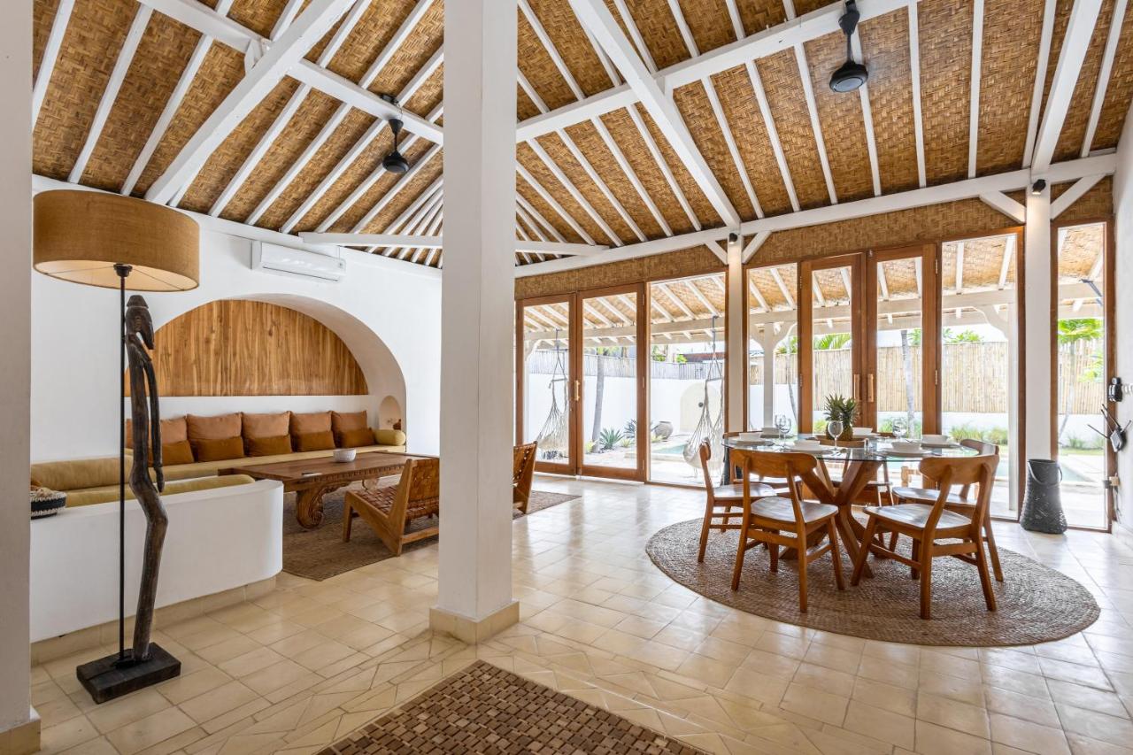 The White Joglo a stylish 3BDR Villa with Pool 2 min from the beach - 5