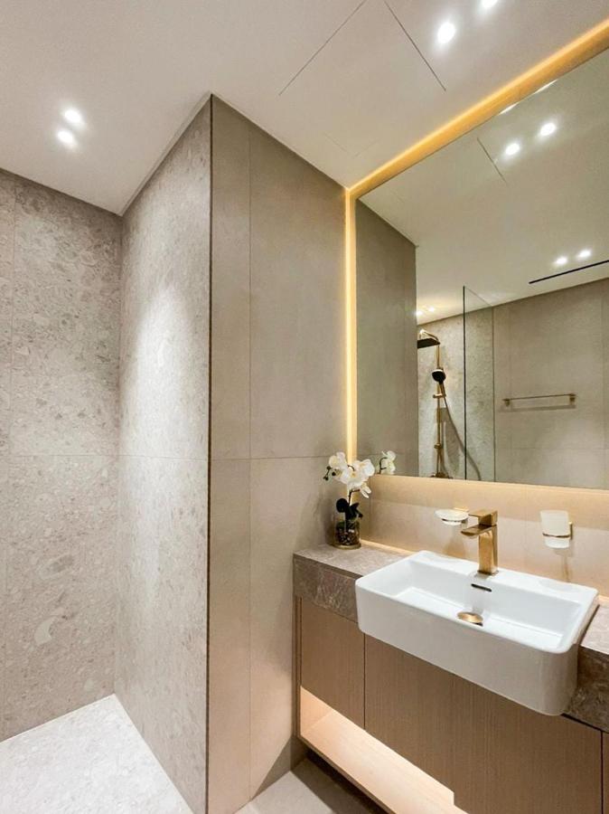 Contemporary Luxe Stay at Dawn by Binghatti! - 3