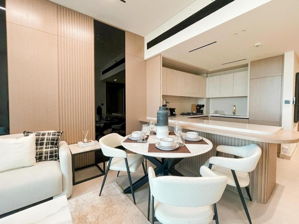 Contemporary Luxe Stay at Dawn by Binghatti! - 5