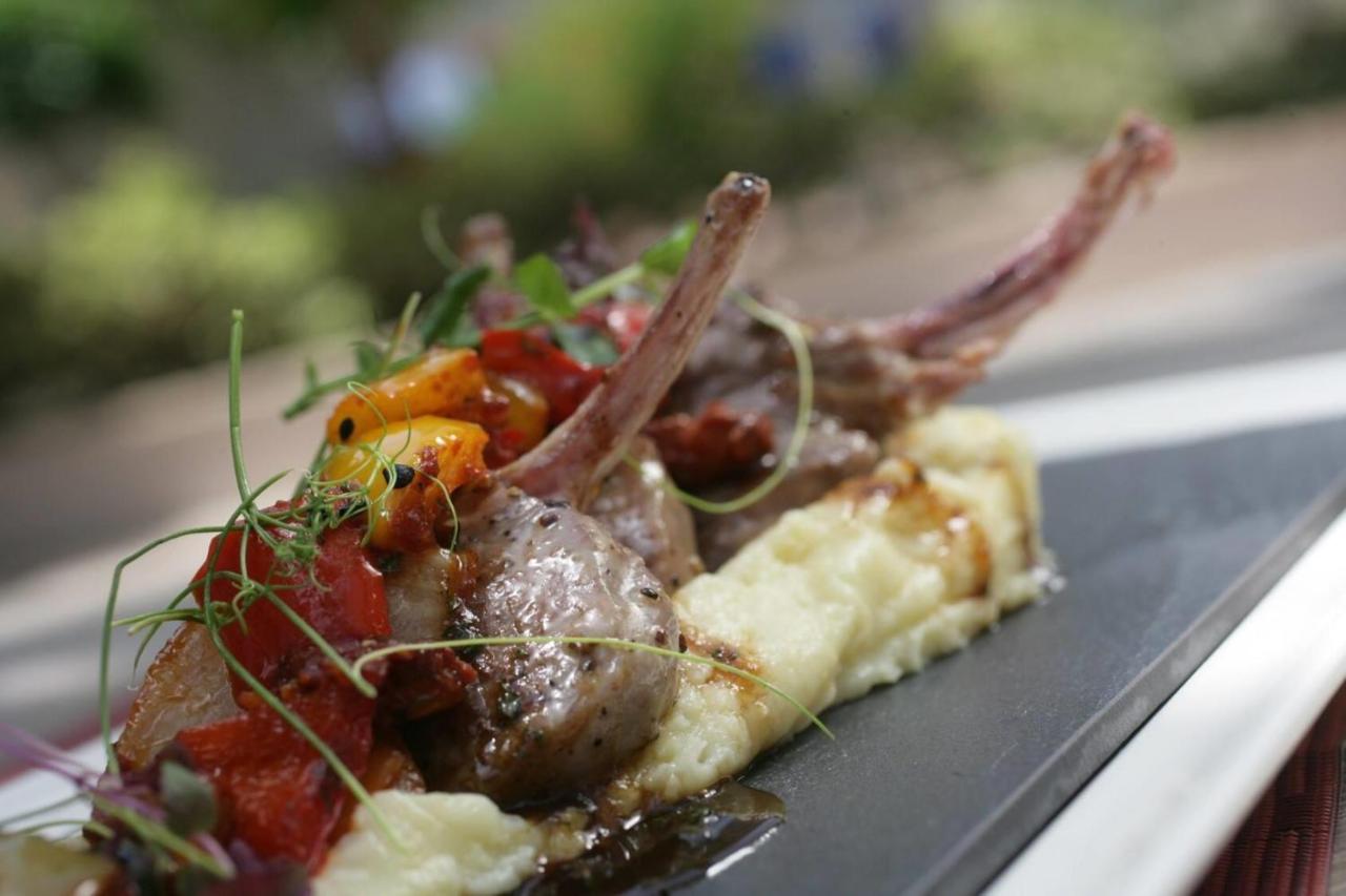 Ramada by Wyndham Downtown Dubai - 2