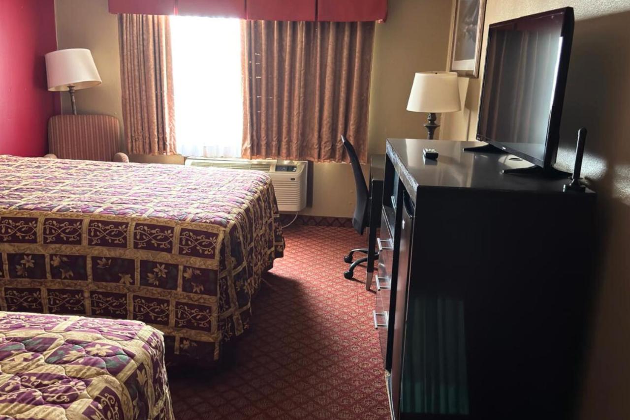 Broadway Suites — photo 15