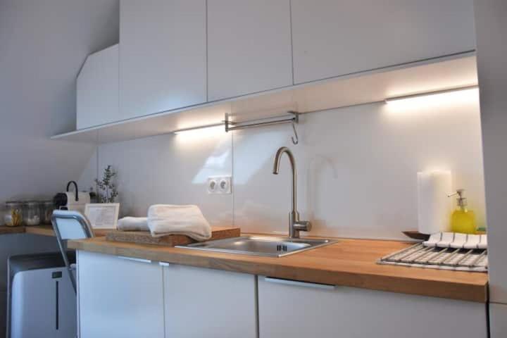 Charmant Nid Vue tout Paris Neuf Calme Clair Ascenseur AC - 4