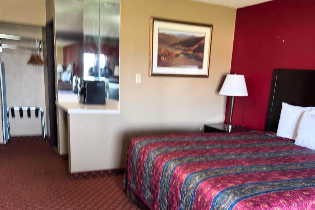 Broadway Suites — photo 19