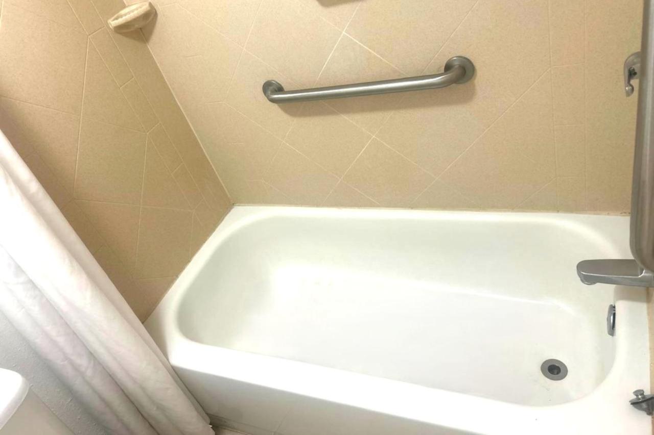 Victorian Inn — photo 12