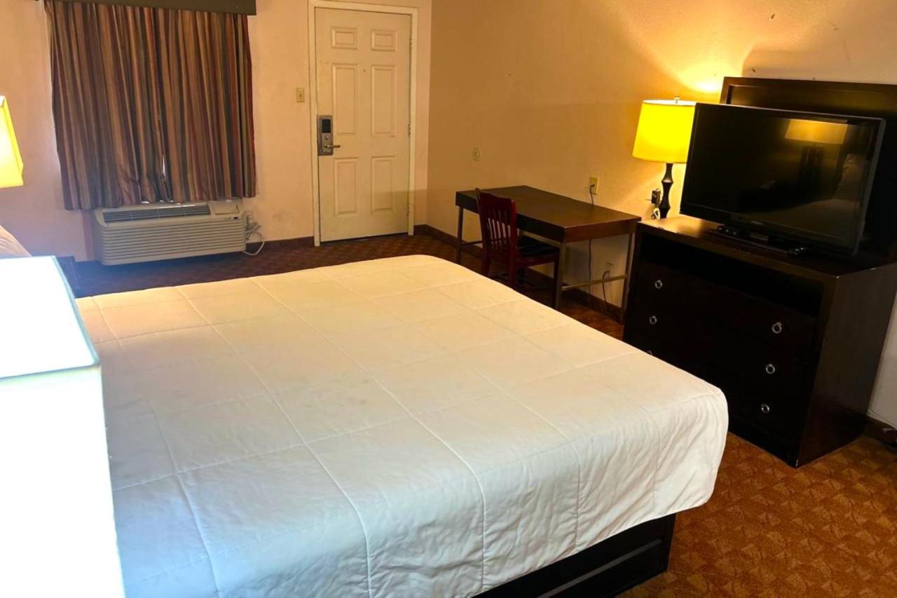 Victorian Inn — photo 19