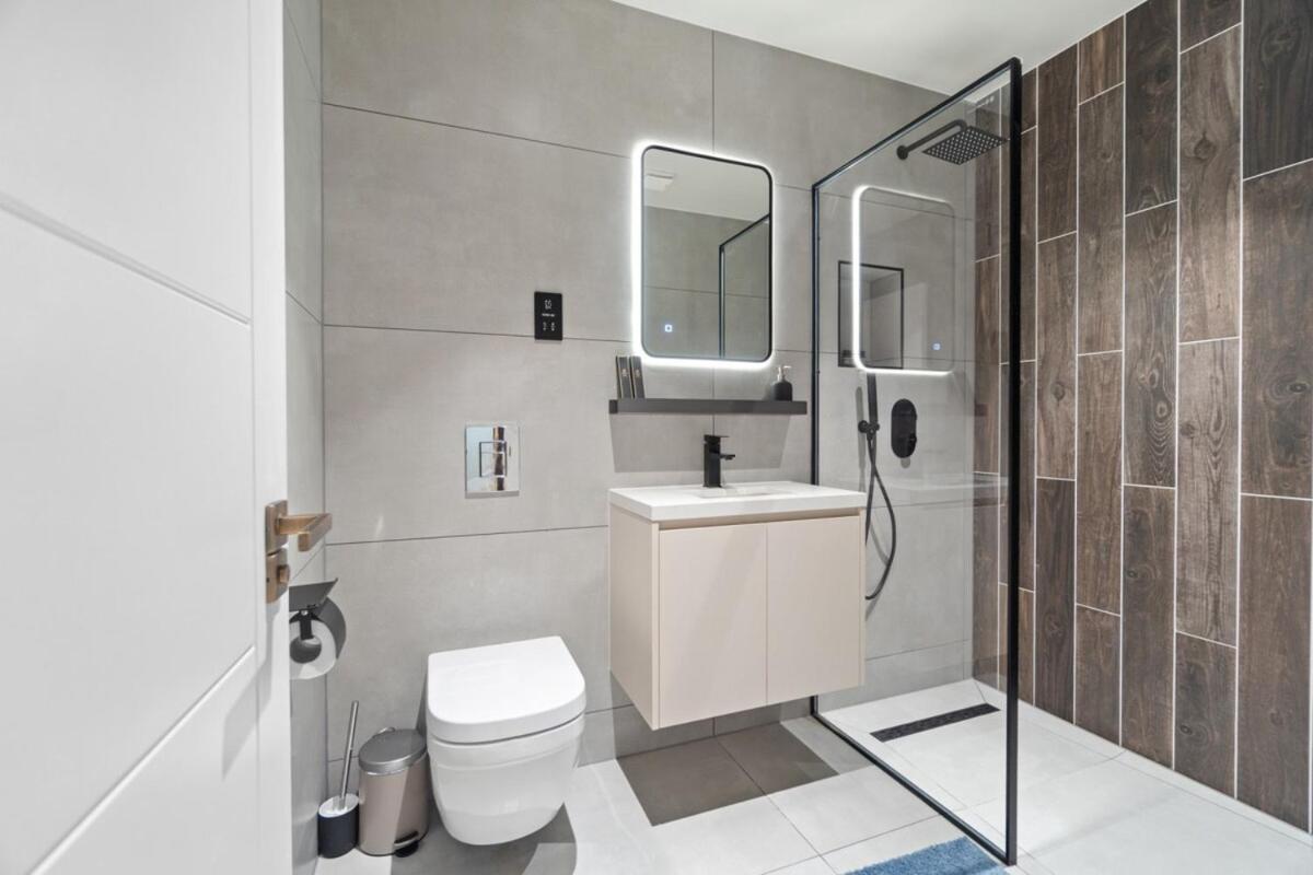 Luxury Home & Work Haven Comfort for Families - 3