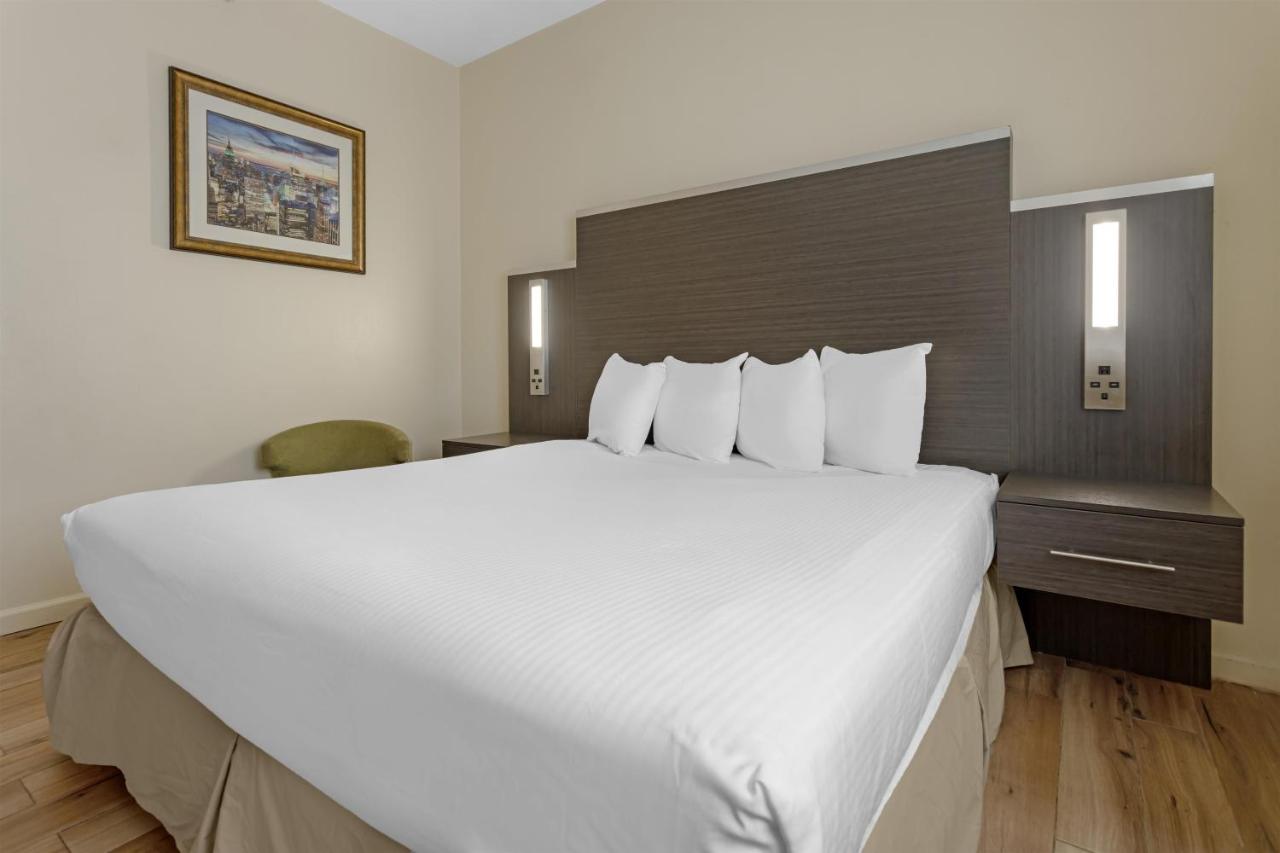 Van Wyck Motor Inn — photo 16