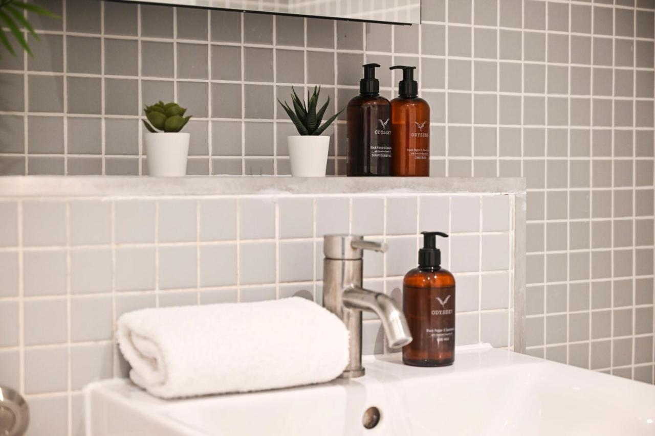 Shoreditch Comfortable 3 Bed Apartments - 3