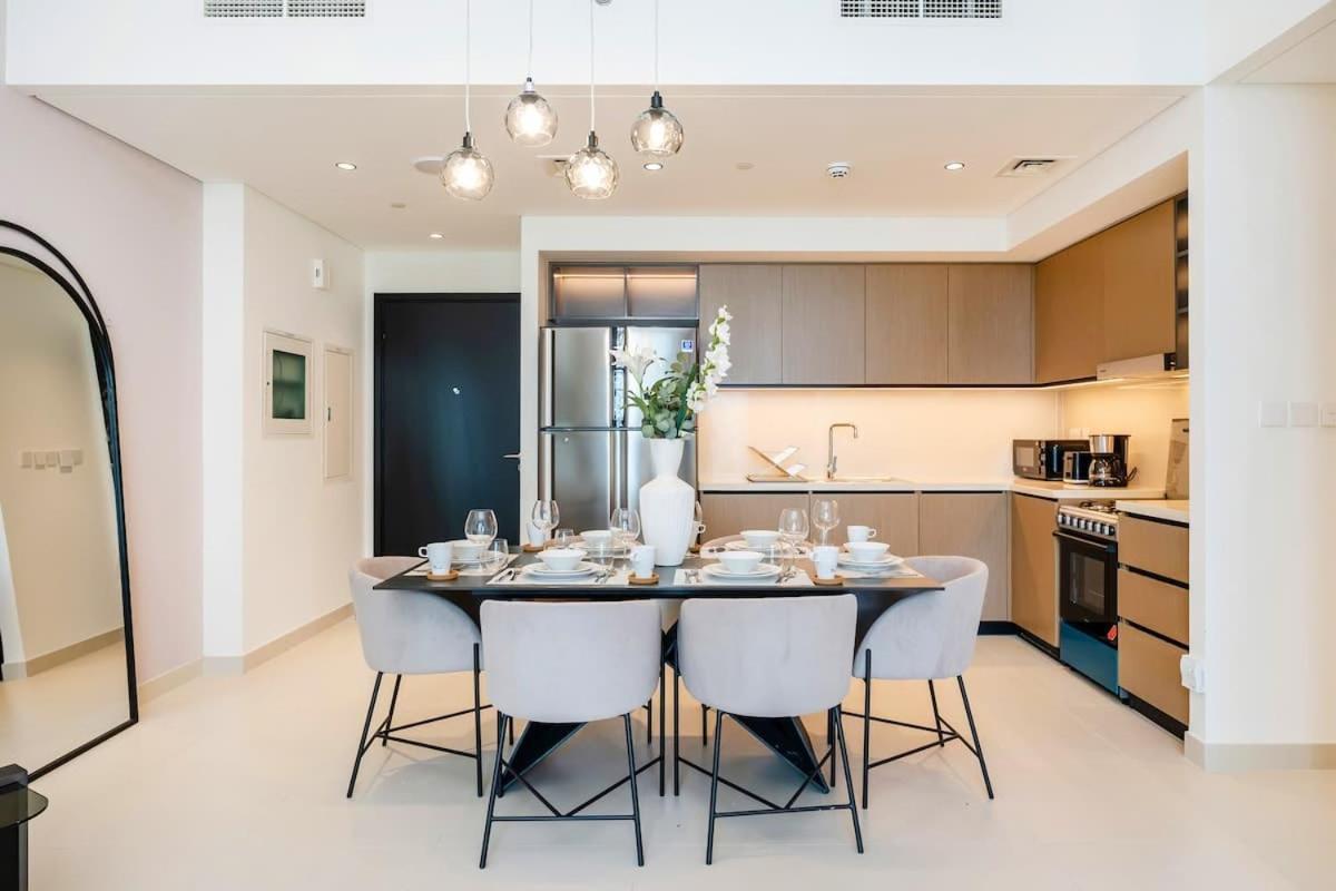 FAM Living - Modern 3 Beds+Maidroom Home in Downtown Burj view - 2