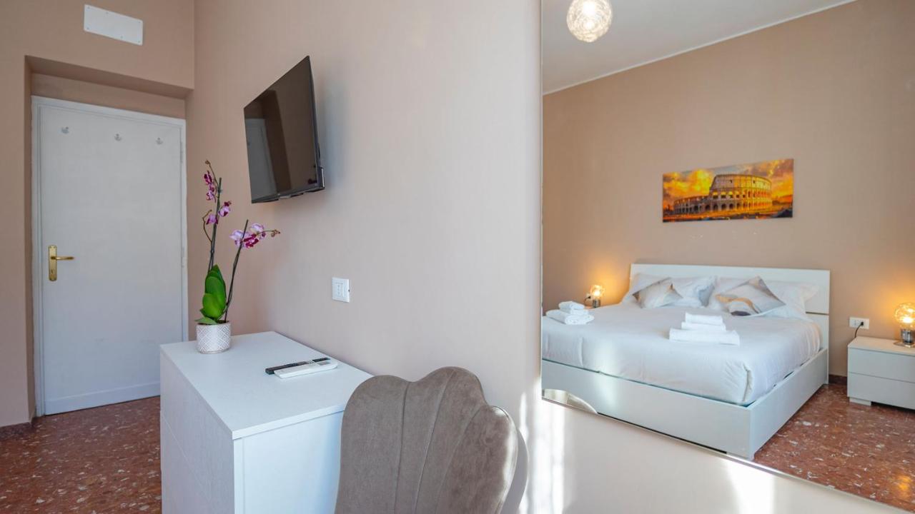 Angela's Vatican Apartment - 5