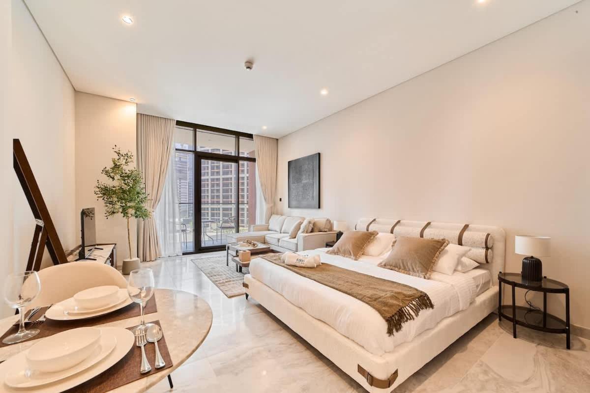 FAM Living Dubai Escape Sleek Studio at Peninsula Five