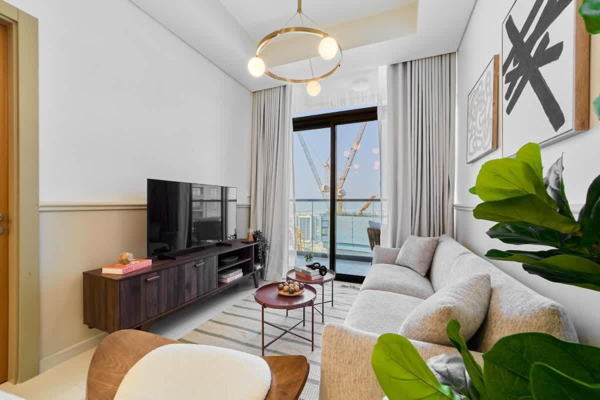 FAM Living - 2 Bedroom Aykon City Dubai - 2