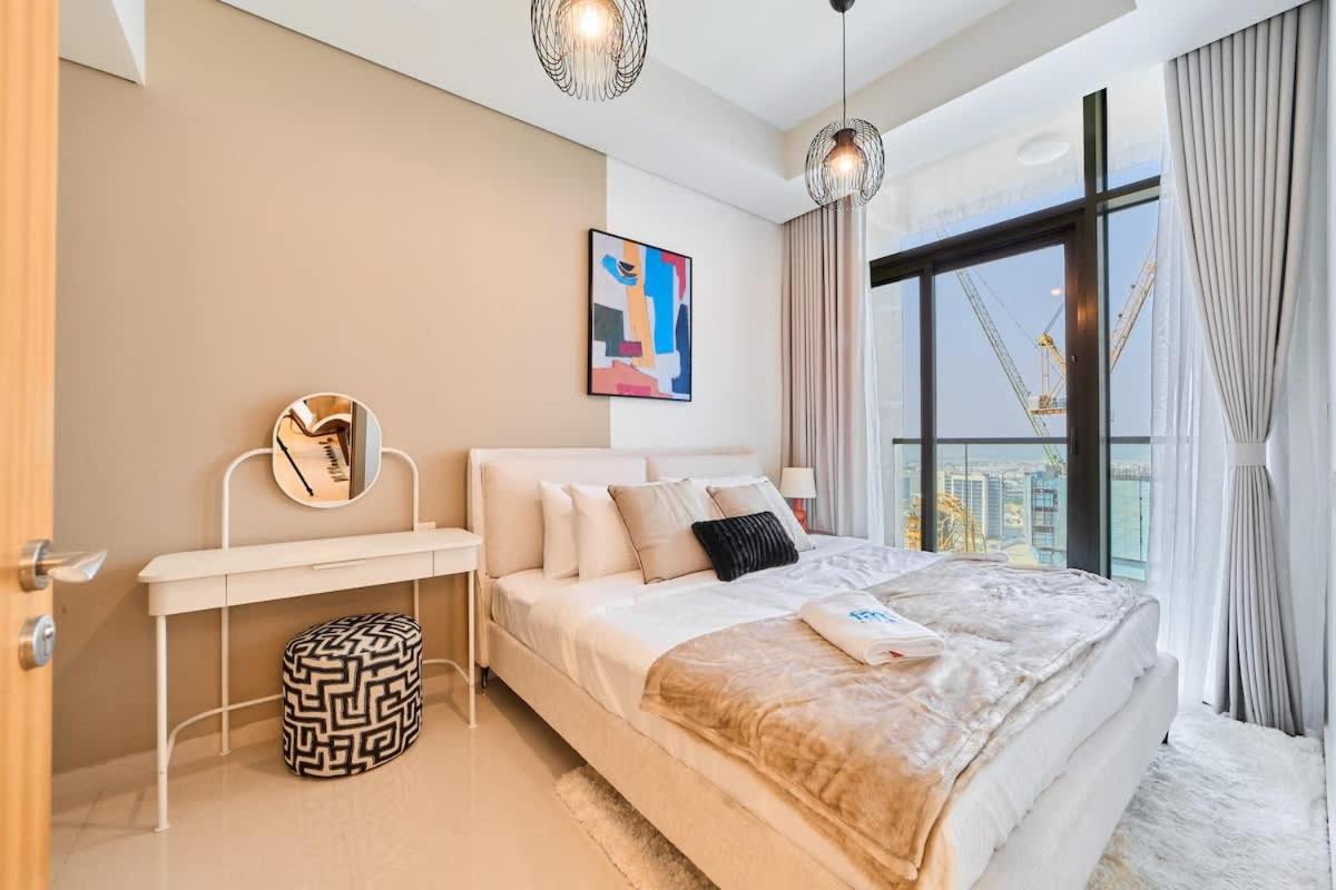 FAM Living - 2 Bedroom Aykon City Dubai - 3