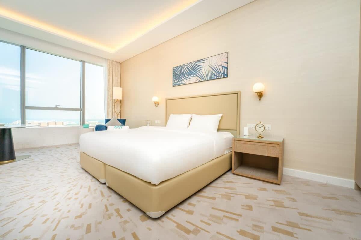 FAM Living - Palm Tower - Palm Jumeirah - Panoramic Studios - 4