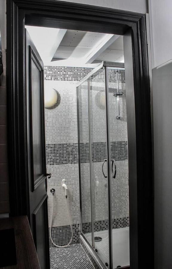 A Few Steps from Vatican - 3