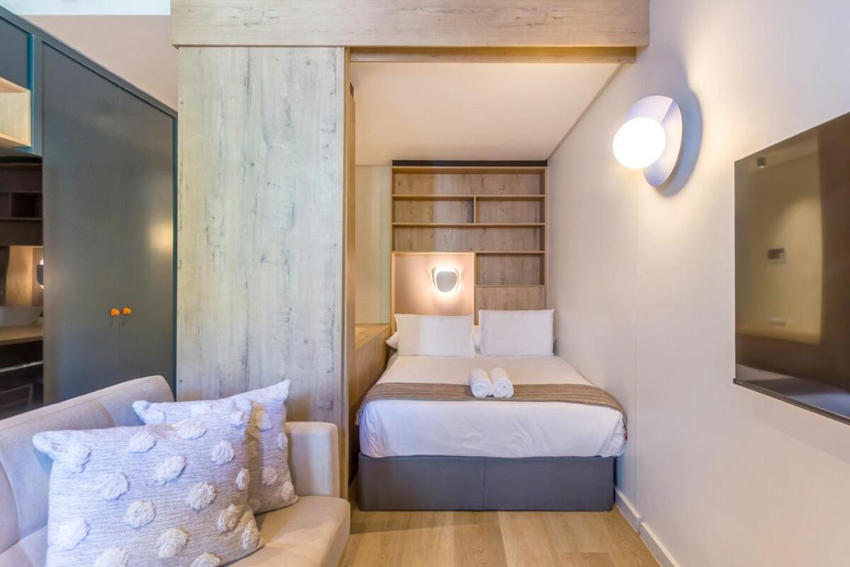 Charming Apartment Steps From Sea Point Beach - 3