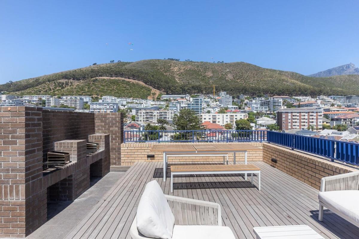 Charming Apartment Steps From Sea Point Beach - 5