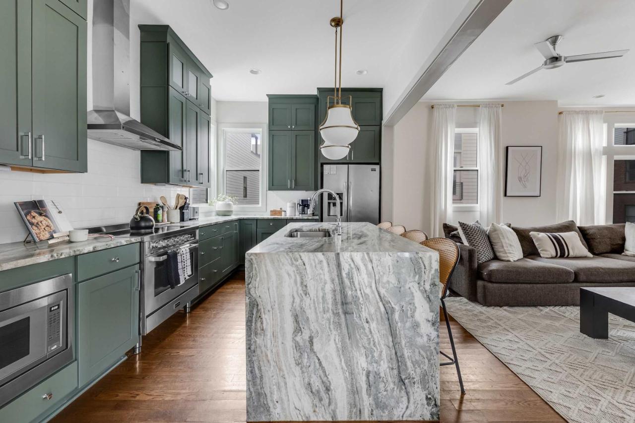 The Wade - Minutes to the Gulch & 12 South - 3