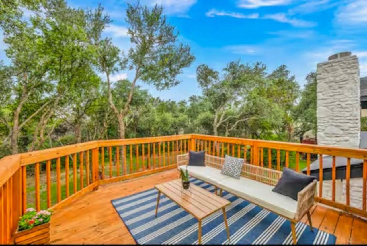 New 4BDRetreat Next to Greenbelt - 5