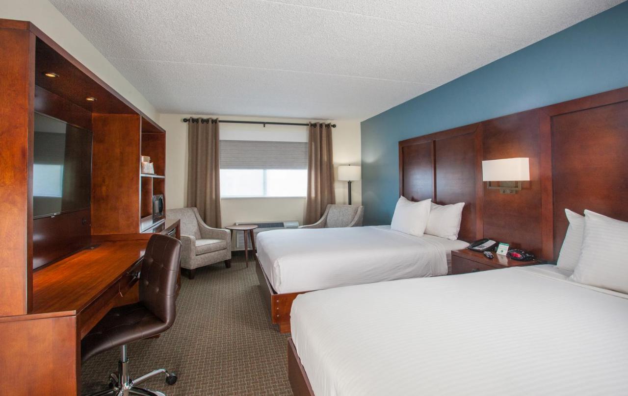 Red Feather Lodge/Hotel — photo 8