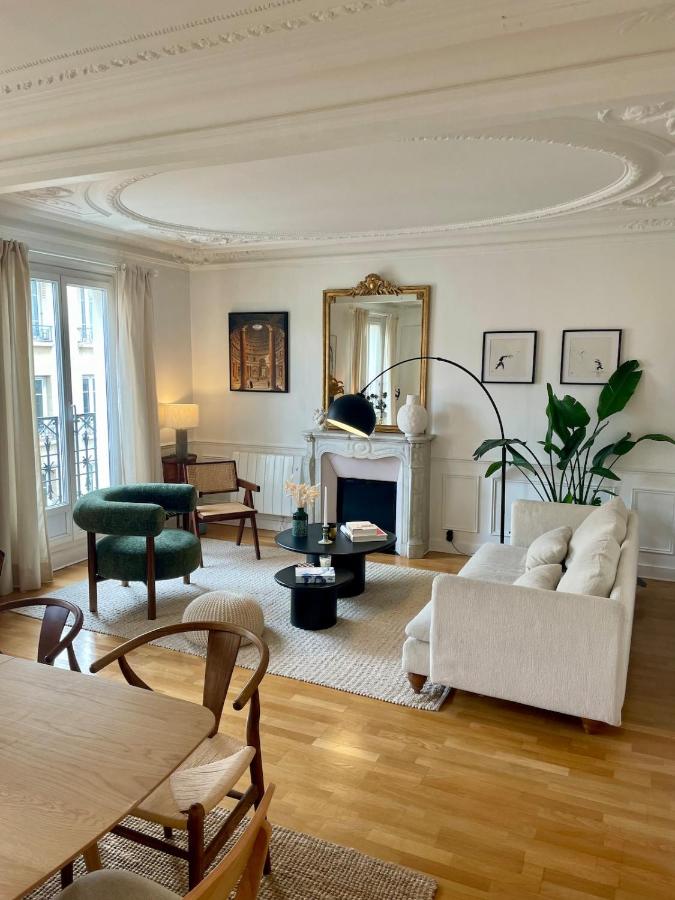 Luxury designer apartment Notre-Dame with terrace - 2