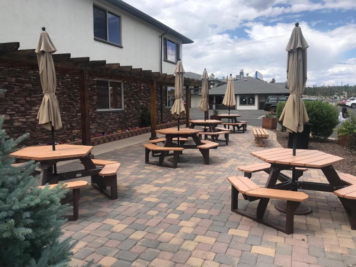 Red Feather Lodge/Hotel — photo 20