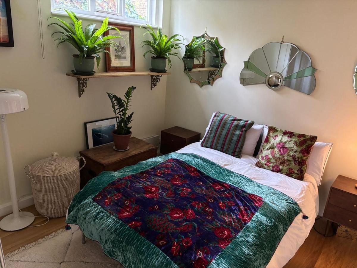 Refurbished flat in stunning coach house - 2