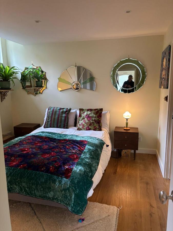 Refurbished flat in stunning coach house - 3