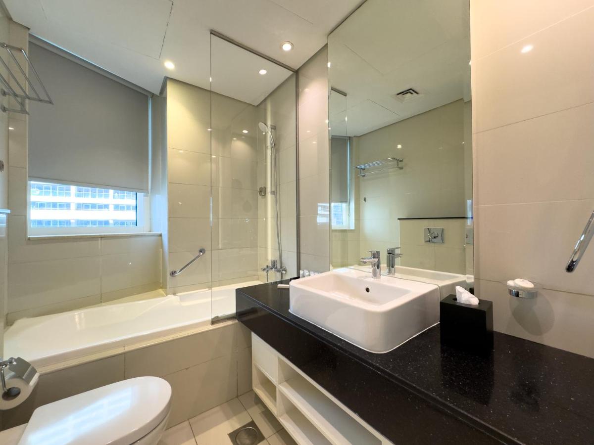 Werova - Spacious 3-Bedroom Near Dubai Mall - 3