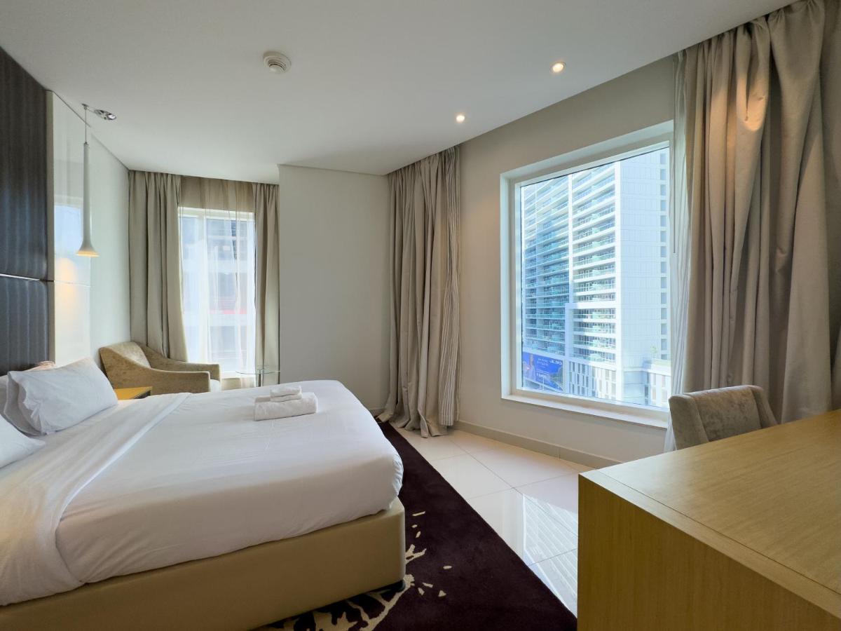 Werova - Spacious 3-Bedroom Near Dubai Mall - 2