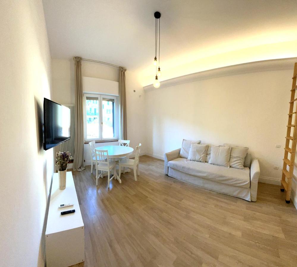 White House Florence - 5