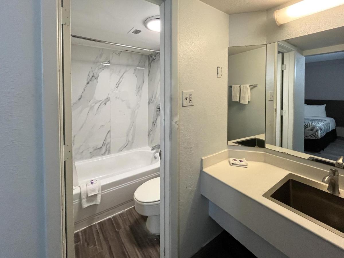 Studio 6 Extended Stay — photo 7
