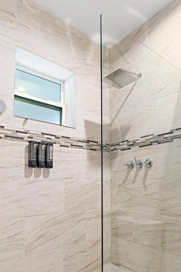 Stylish 2BR/2BA Miami Home near Wynwood - 4