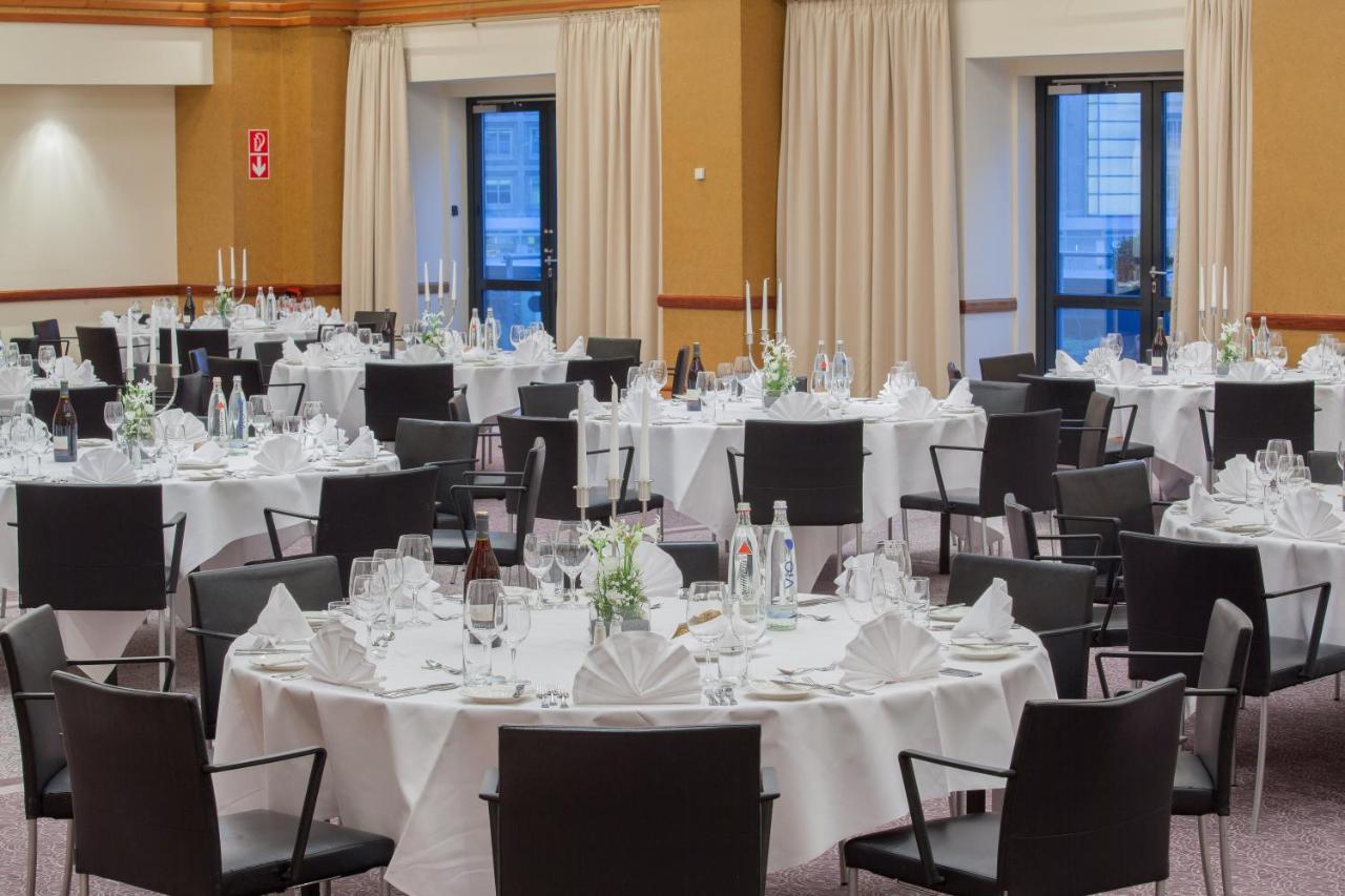 Park Inn by Radisson Berlin Alexanderplatz photo