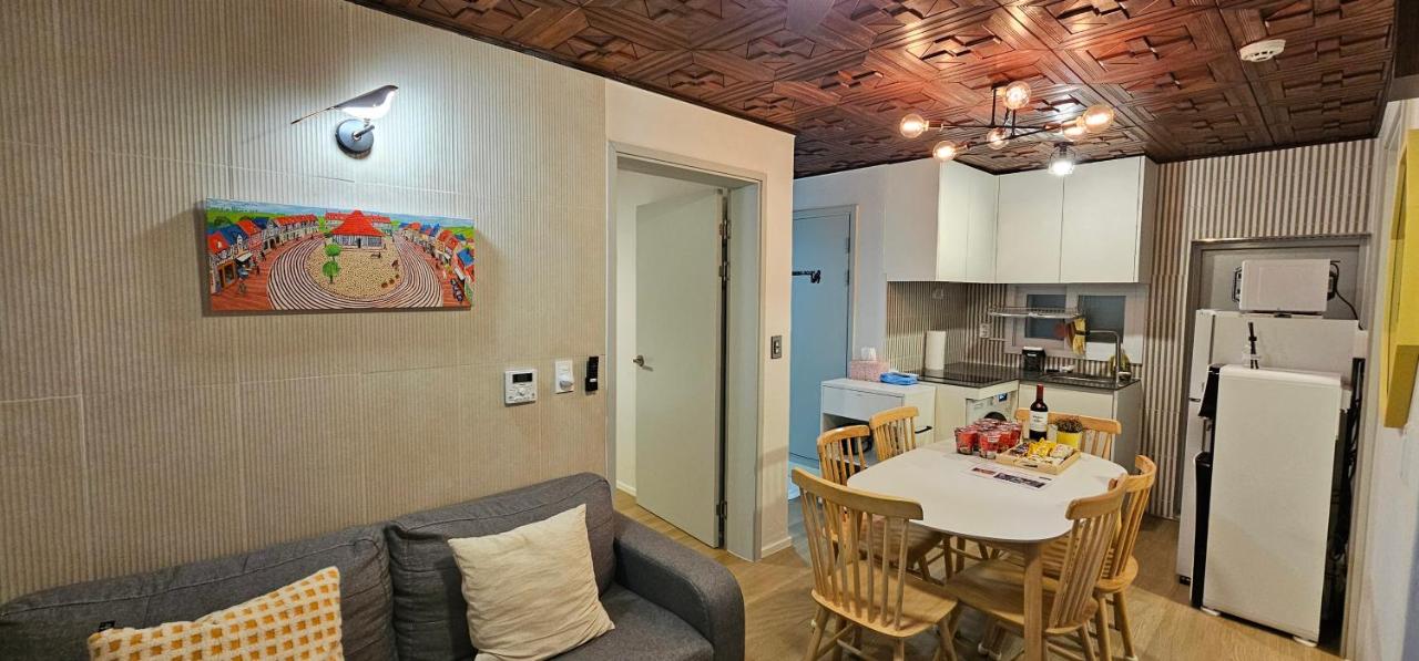 BinsHeim HBC - Aesthetic Stay with Namsan's Best Night view spot Rooftop - 4