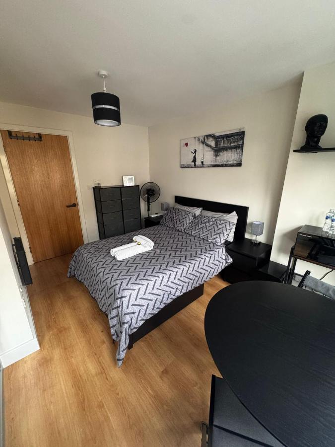 Cosy Private Room with private Bathroom - Your Perfect Gateway! - 2