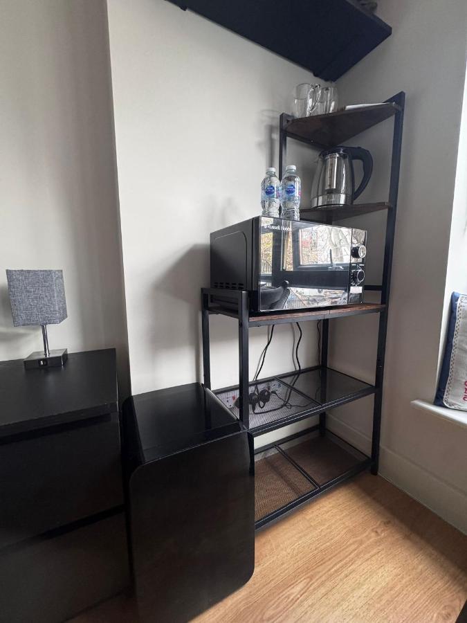 Cosy Private Room with private Bathroom - Your Perfect Gateway! - 4