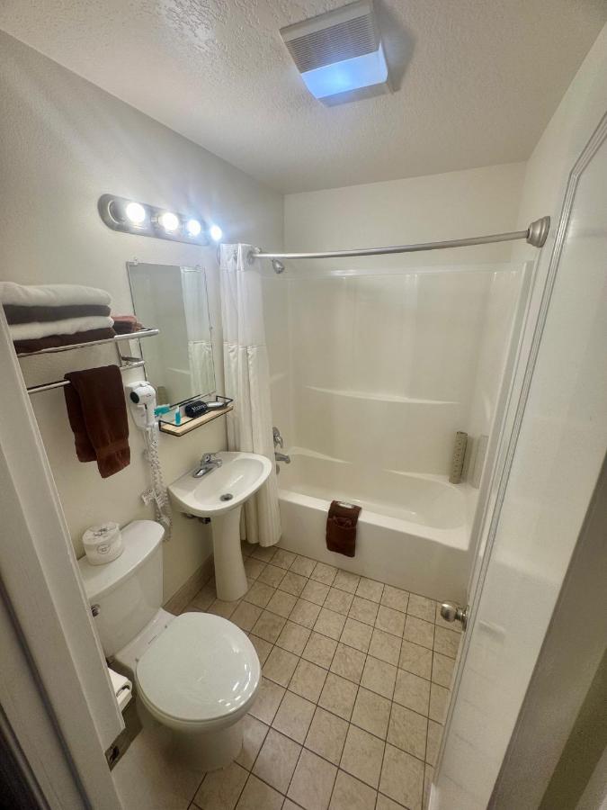 Ocean Breeze Motel — photo 20