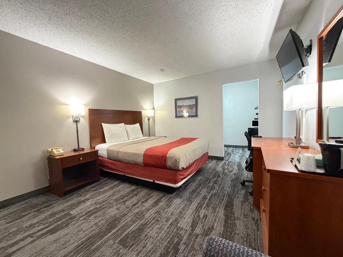 Regency Inn — photo 24