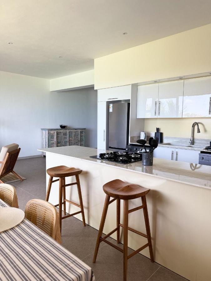 Lorlagon 2-Bedroom Beachfront Apartment by LOV Mauritius - 2