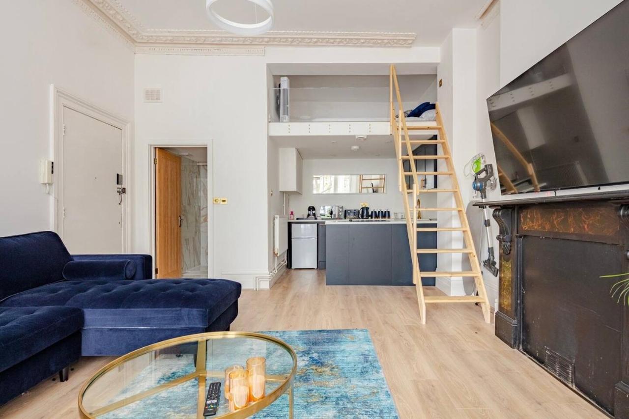 Ladbroke Grove hidden Gem - 4