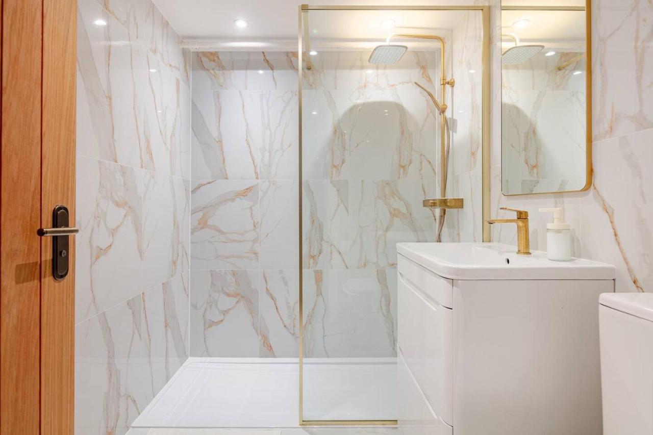 Ladbroke Grove hidden Gem - 3