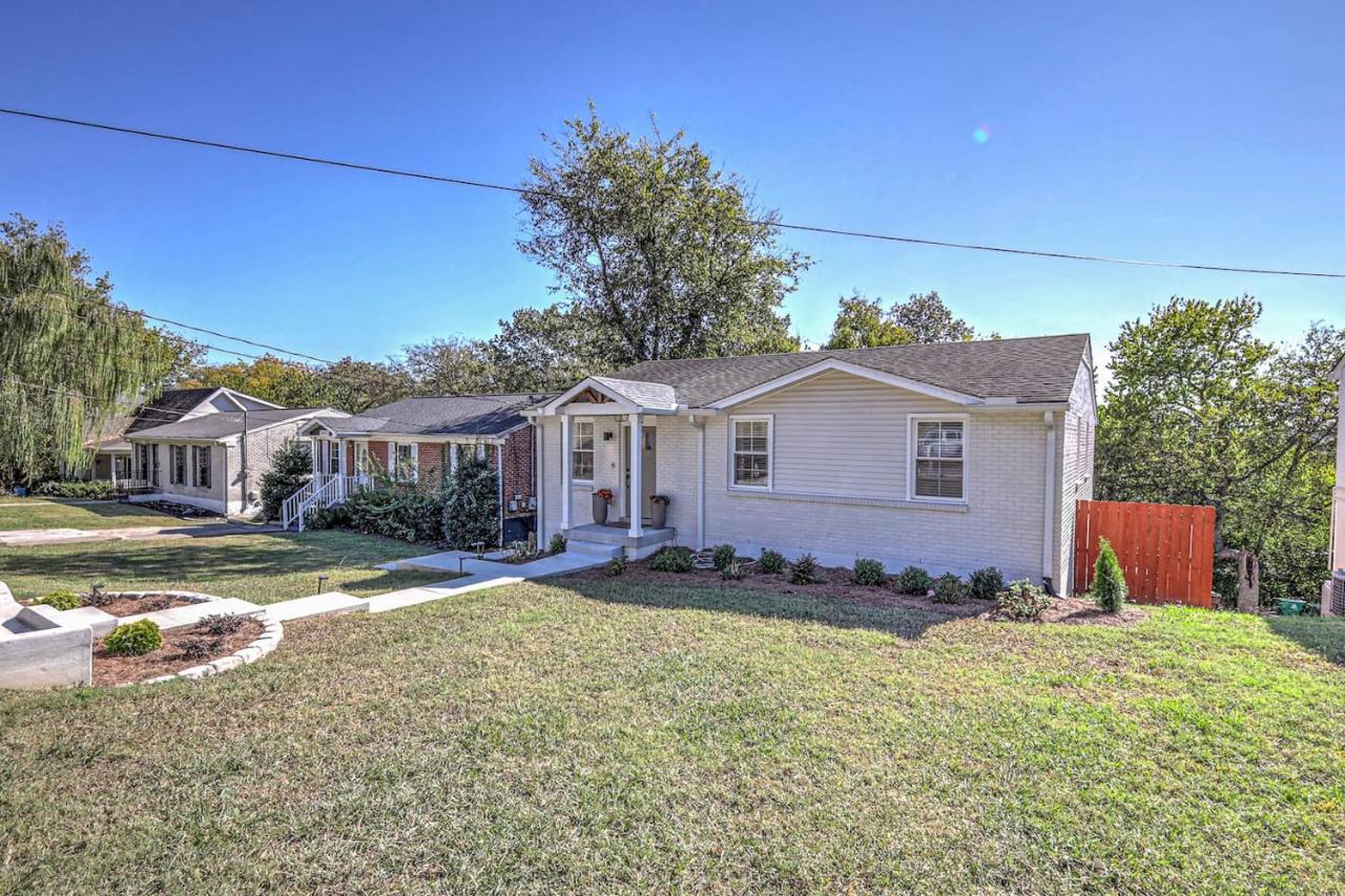 Dream Sylvan Park 4 bed 3 bath, Lush outdoor area - 4