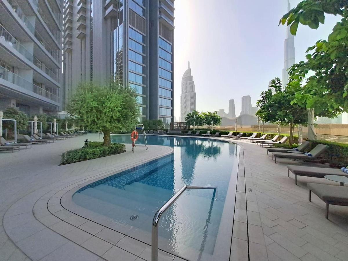 Vacationer Holiday Homes l Modern 2 Bed l Direct Dubai Mall Access l Free Pool, Gym - 4