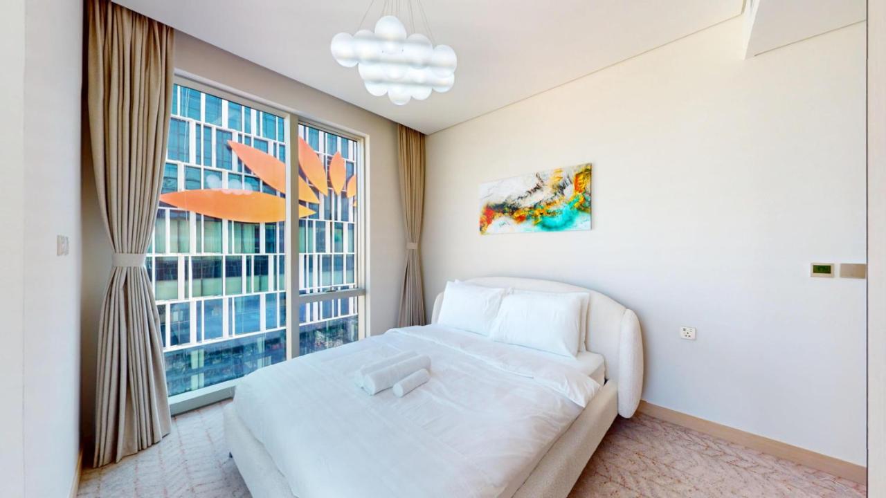 Vacationer Holiday Homes l Modern 2 Bed l Direct Dubai Mall Access l Free Pool, Gym - 2