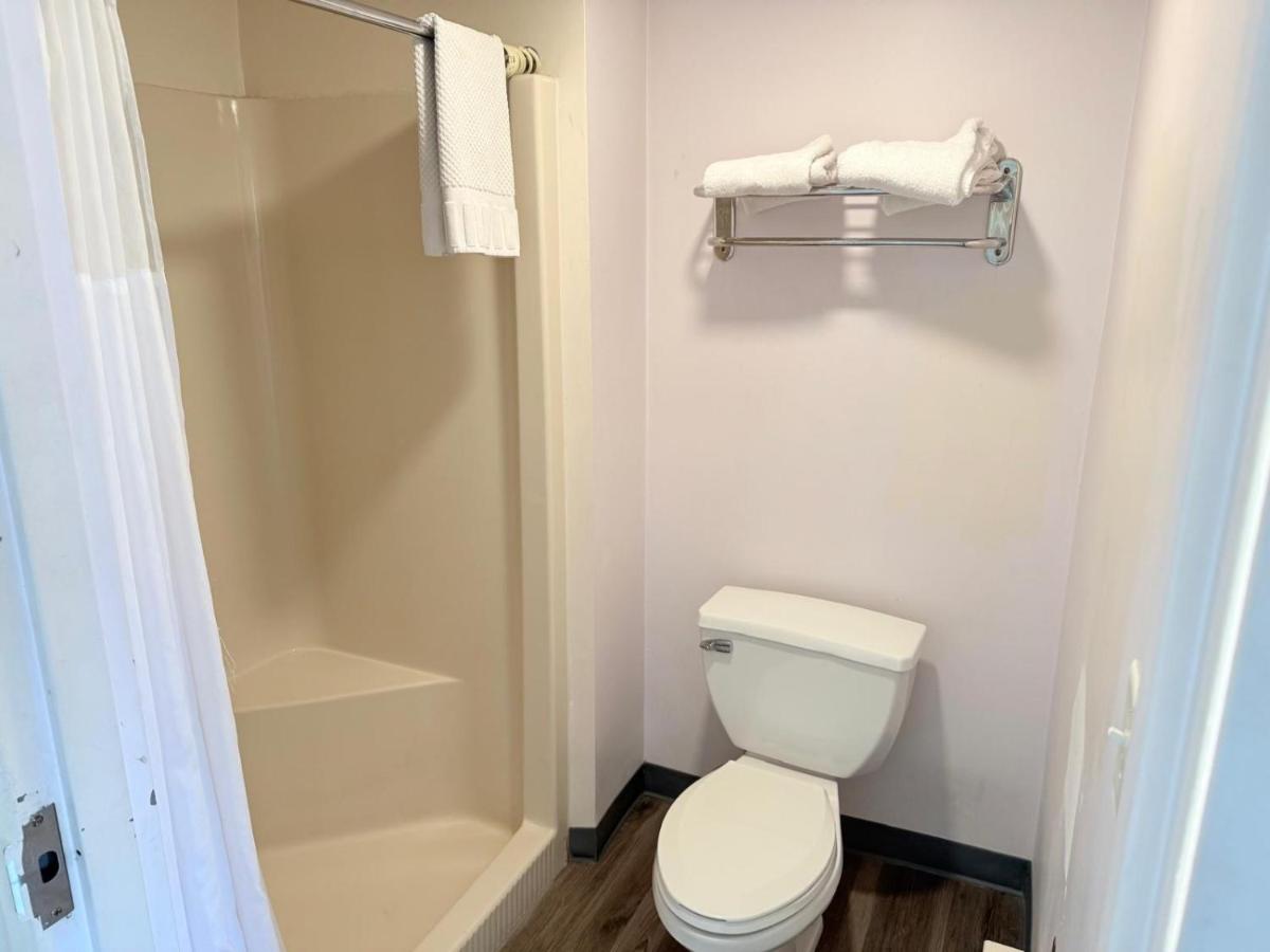 Express Inn — photo 20