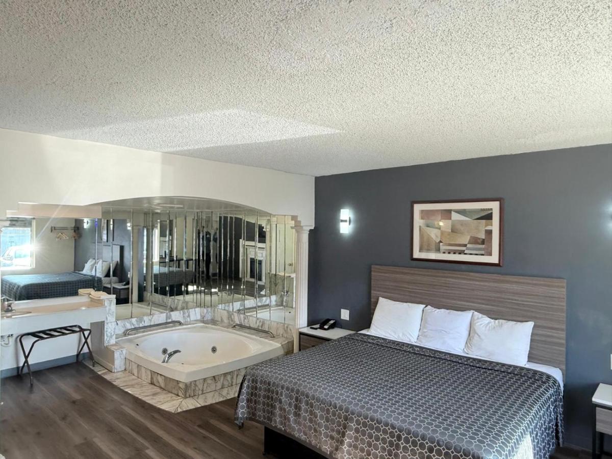 Express Inn — photo 24