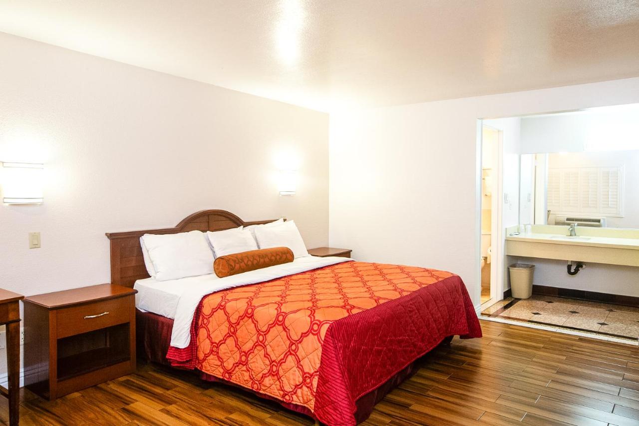Tropic Lodge — photo 1