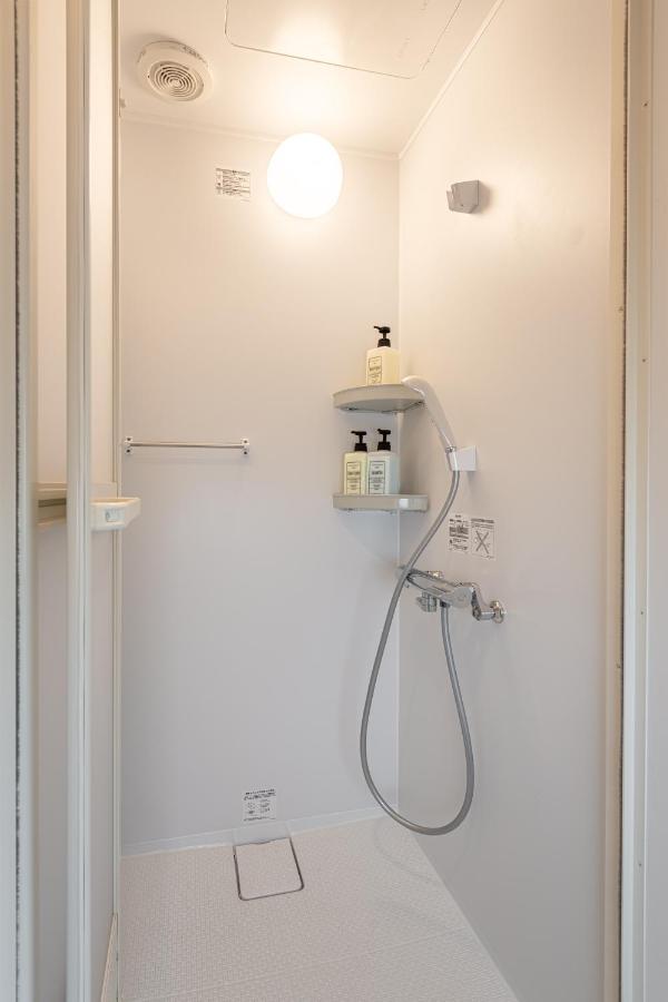 Higashi-Shinjuku 904 - 3